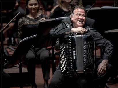 Richard Galliano war „Special Guest“ in der Philharmonie
