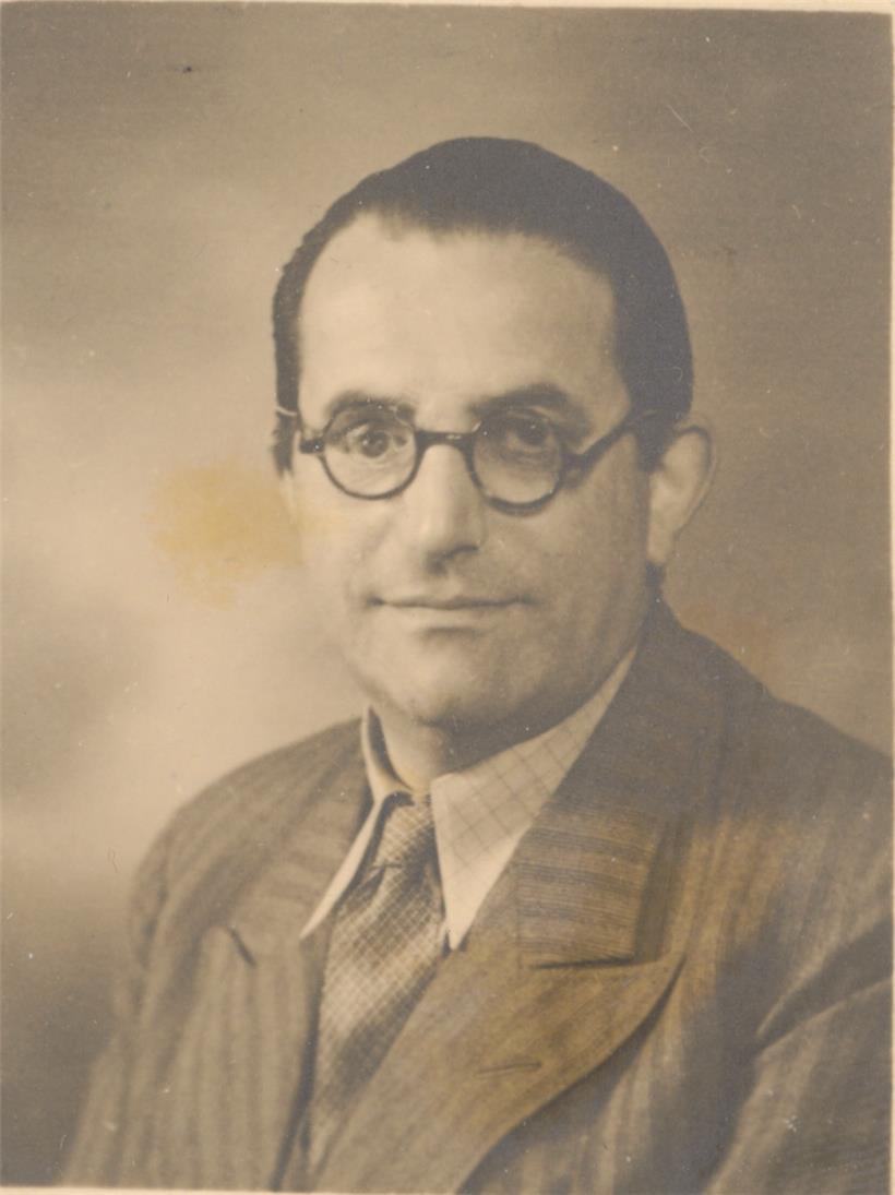 Richard Hellmann um 1939. Im Ersten Weltkrieg verlor Hellmann sein rechtes Auge. Am 30.9.1944 wurde er in Auschwitz durch Gas ermordet.
