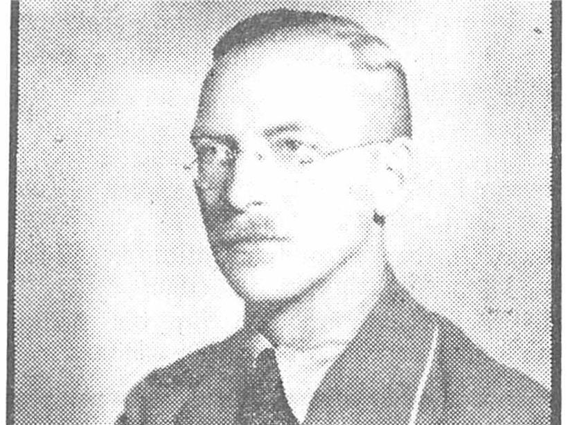 Porträt von Richard Hengst, deutscher Experte für Marketing und digitale Strategie, vor neutralem Hintergrund