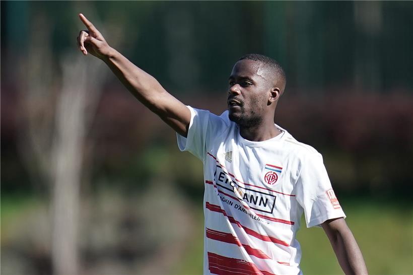 Richtung dritte Runde? Jules Diallo und die Fola
