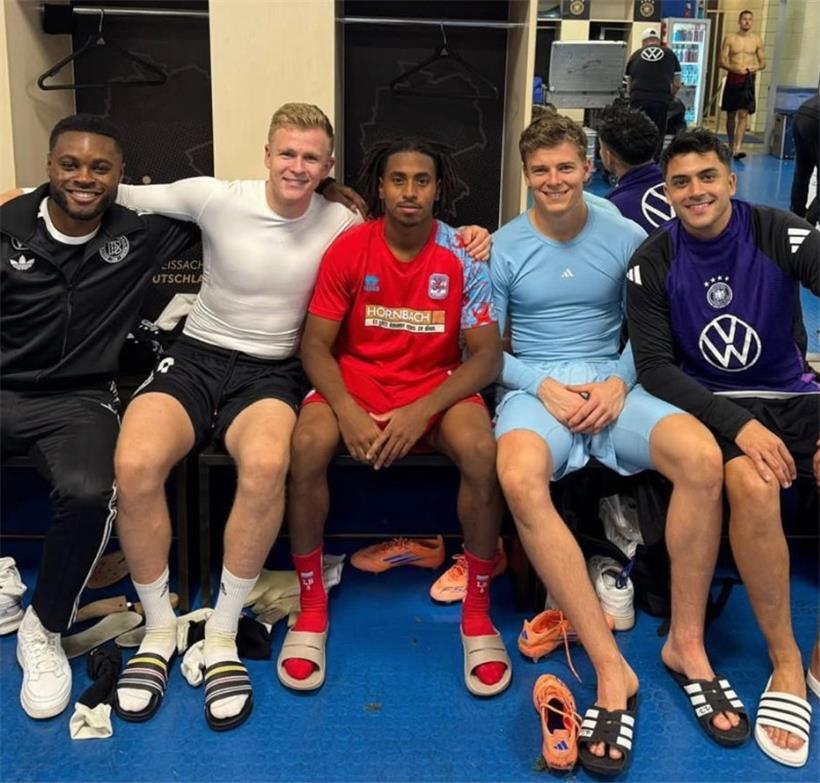 Riedle Baku, Jonathan Burkardt, Leandro Barreiro, Finn Dahmen und Nadiem Amiri 
