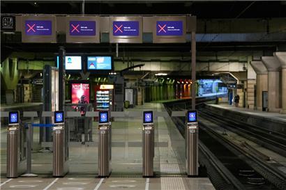 Rien ne va plus: Verlassene Bahnsteige am Bahnhof Montparnasse am 31. Januar
