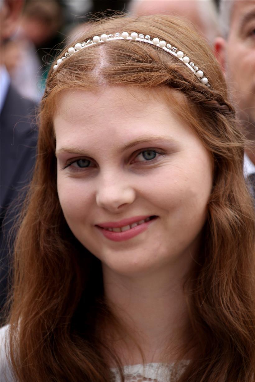 Rieslingkönigin Fabienne bleibt ein weiteres Jahr im Amt. Ähnlich verfahren auch die Organisatoren der anderen Weinfeste. 
