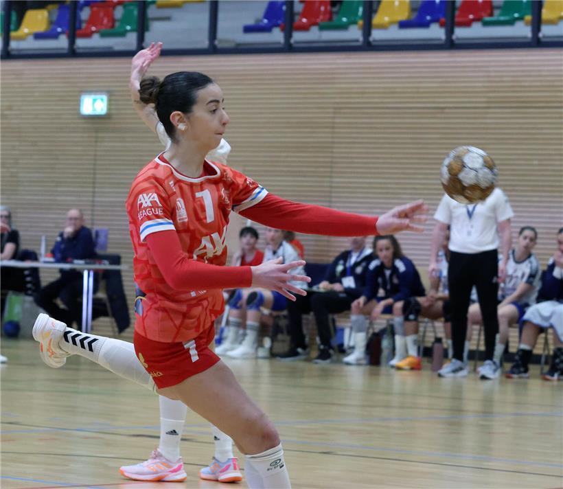 Rijalda Cilovic erzielt acht Tore für Red Boys im Fußballspiel, herausragende Torjägerin auf dem Spielfeld