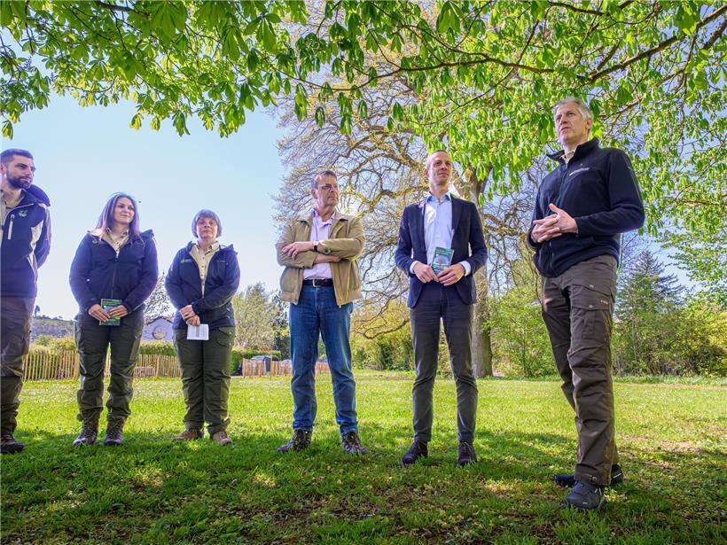 Robert Bintner, Hanna Teuchert, Martine Neuberg, Ari Arrensdorff, Serge Wilmes und Michel Leytem bei einer Podiumsdiskussion