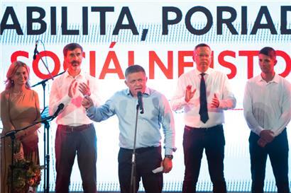 Robert Fico (M.) während einer Wahlveranstaltung seiner Partei SMER – SD im August
