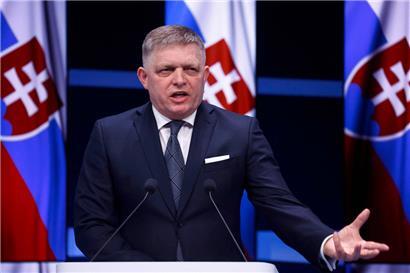 Robert Fico inspiriert sich gerne an Ungarns Victor Orban
