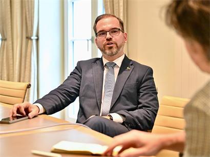 Robertas Kaunas, Verteidigungsminister Litauens und Mitglied der Litauischen Sozialdemokratischen Partei, Porträtfoto