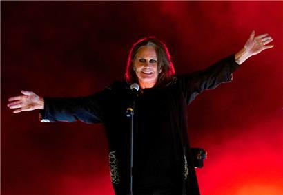 Rockstar Ozzy Osbourne bei der Abschlusszeremonie der Commonwealth Games im Alexander-Stadion
