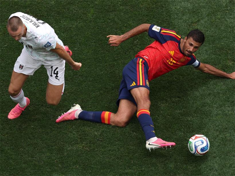 Rodri (rechts) dirigiert das spanische Spiel und trifft am Montag auf Portugal und Vitinha