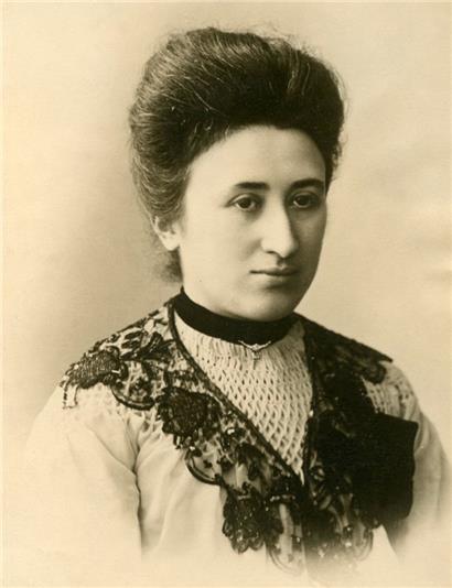 Rosa Luxemburg, photographiée vers 1900
