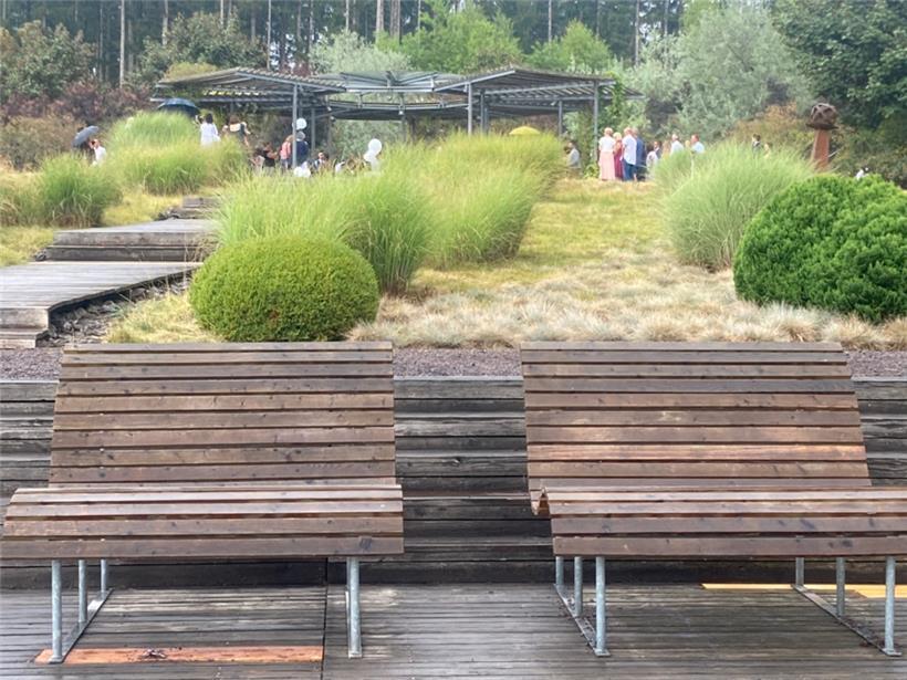 Ruhebänke im Seegarten