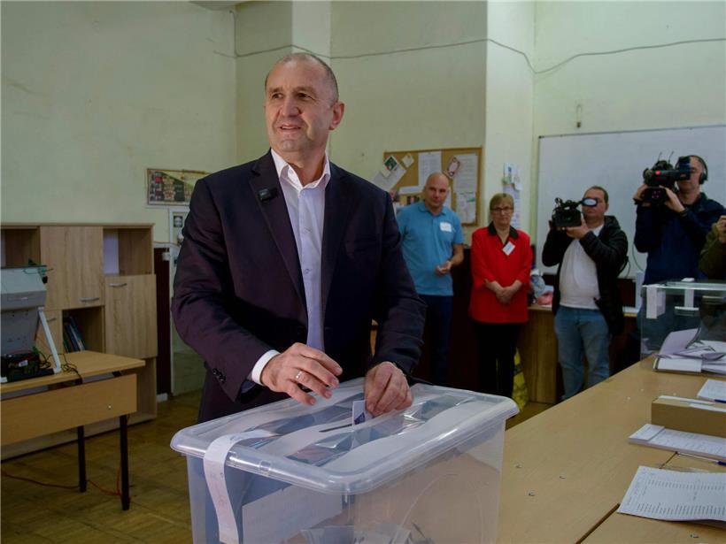 Rumen Radew spricht vor Koalitionspartnern, politische Zusammenarbeit und Regierungsbildung in Bulgarien