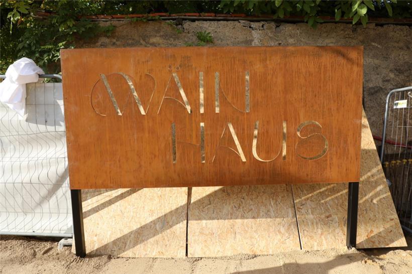 Rund 12 Millionen Euro soll das Projekt „Wäinhaus“, das am Montag in Ehnen vorgestellt wurde, kosten. Es soll Tagungsräume, Touristeninfo, Fahrradverleih und eine interaktive Ausstellung zum Weinbau beherbergen. 
