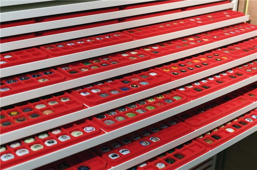 Rund 15.000 Champagnerdeckel besitzt Nico Bisenius