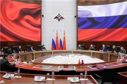 Russisch-chinesische Verhandlungen in Moskau – eine Woche später brüskiert Chinas Botschafter in Frankreich den Westen
