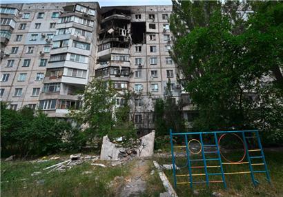 Russische Truppen haben ein Wohnhaus in der südukrainischen Stadt Cherson beschossen: Die russische Führung will die Ukraine zerschlagen

