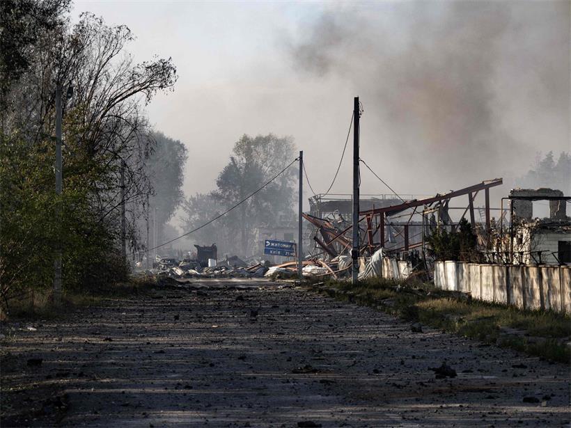 Russland griff ein Waffenlager nahe Kiew an und löste Brände und Explosionen aus. Nach Angaben der Behörden kamen dabei 37 Menschen ums Leben, Dutzende weitere wurden verletzt.