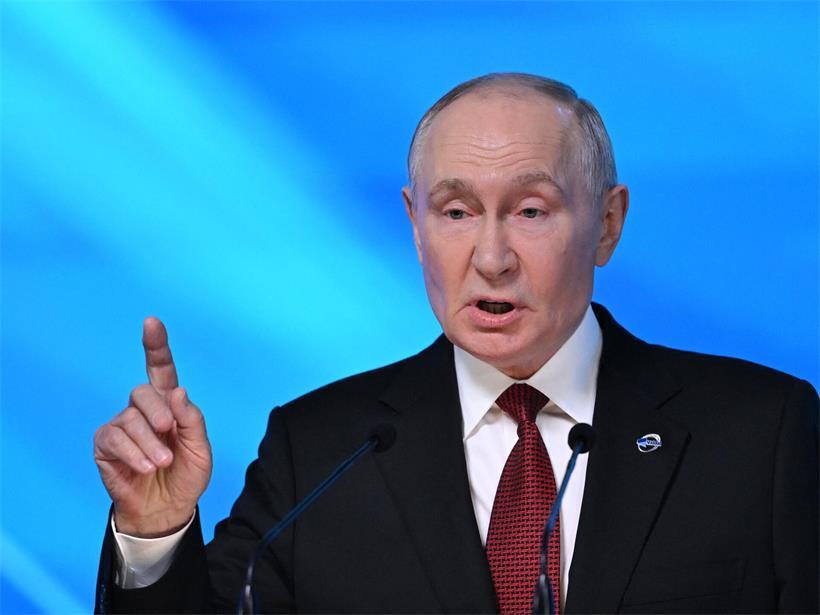 Russlands Präsident Wladimir Putin droht der NATO