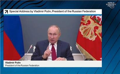 Russlands Präsident Wladimir Putin hält per Videoschaltung eine Ansprache vor dem Weltwirtschaftsforum
