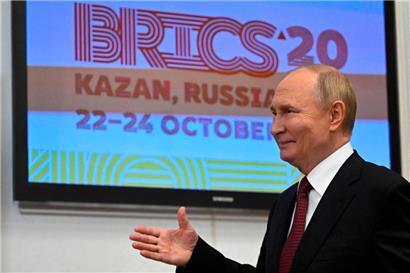 Russlands Präsident Wladimir Putin ist froh, wieder Besuch zu erhalten
