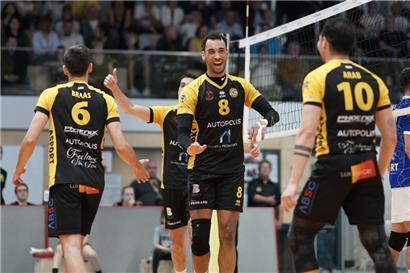 Ryan Matilde da Luz und Strassen verkauften sich in Montenegro teuer
