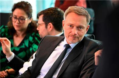 SPD und Grüne zeigen dem liberalen deutschen Finanzminister Christian Lindner ihre roten Linien bei der Haushaltsplanung auf
