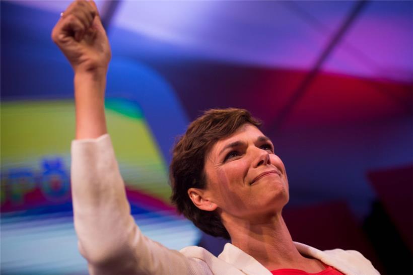 SPÖ-Chefin Pamela Rendi-Wagner ist als Epidemiologin wohl europaweit die einzige Spitzenpolitikerin, die in der Causa prima auch ohne Berater firm ist
