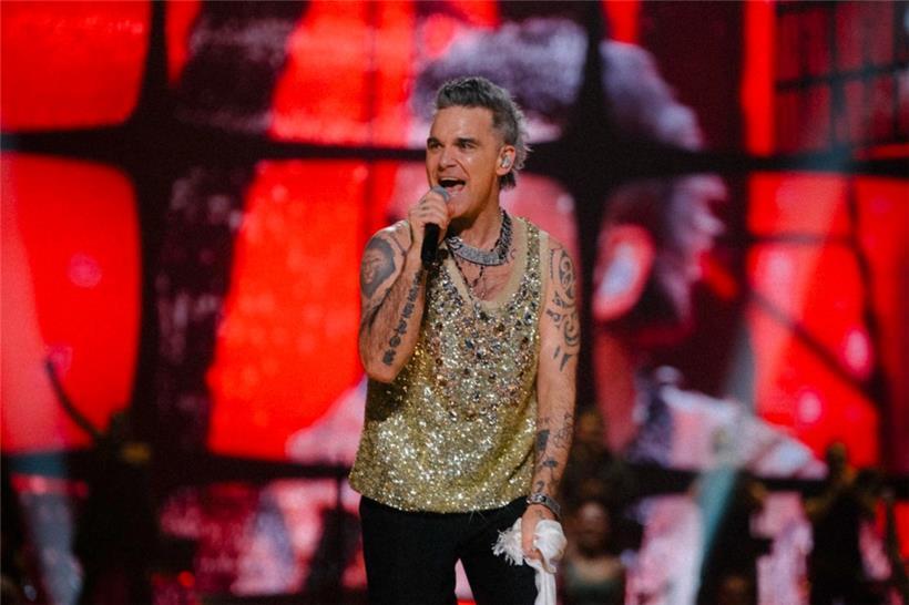 Sa tournée actuelle est l’occasion, pour le fameux chanteur britannique, d’offrir une rétrospective de 25 ans de carrière et de revenir sur ses années sombres
