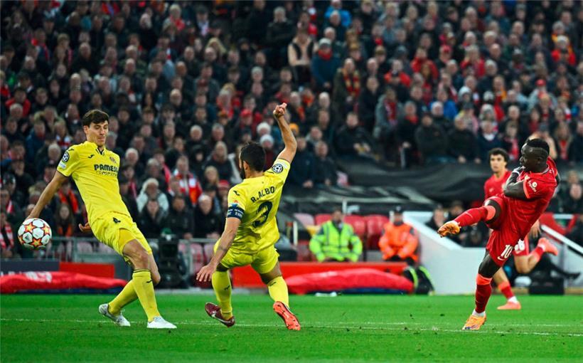 Sadio Mané (r.) sorgte in der 55. für das 2:0
