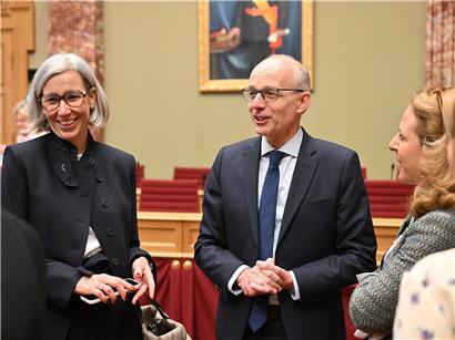 Sam Tanson, Luc Frieden und Corinne Cahen vor parlamentarischer Debatte am Mittwoch im Parlament