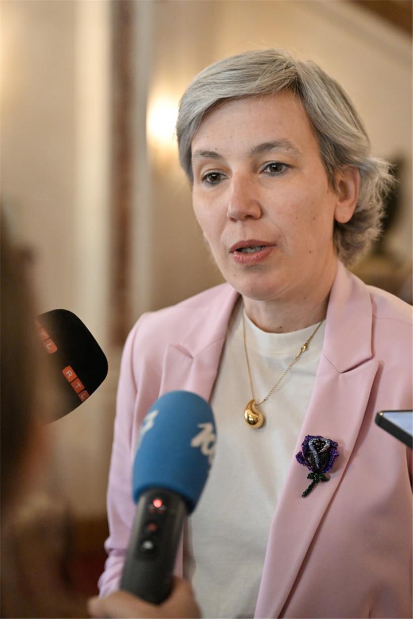 Sam Tanson („déi gréng“) will in der Rede von Luc Frieden keine großartigen Neuerungen erkannt haben
