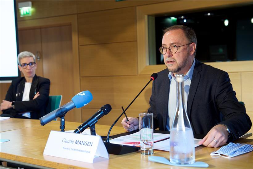 Sam Tanson, ministre de la Culture, et Claude Mangen, président de la Theater Federatioun, lors de la conférence de presse
