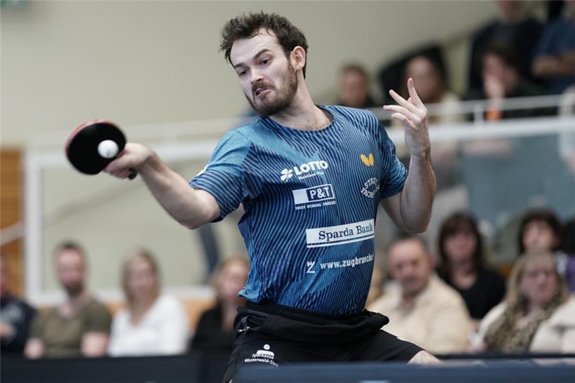 Sam Walker (TTC Zugbrücke Grenzau) beim Topspin