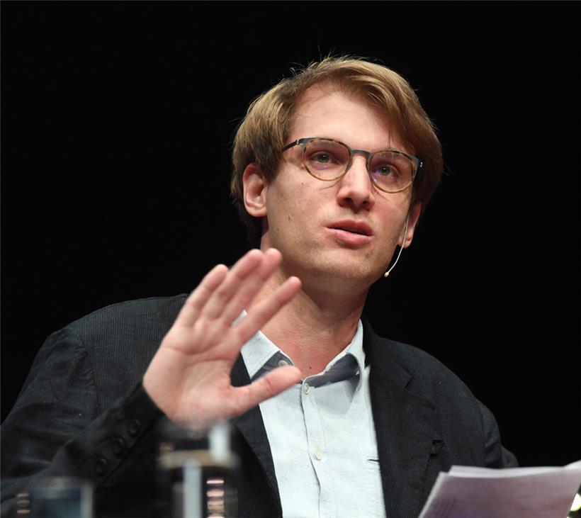 Samuel Hamen présente un recueil centré sur le Luxembourg où trois personnages voient leur quotidien basculer
