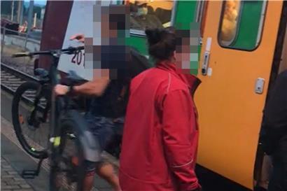 Sanfte Mobilität unsanft beendet: Ein Radfahrer muss einen CFL-Zug verlassen
