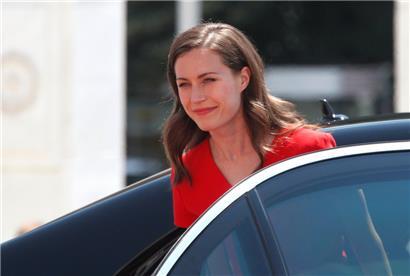 Sanna Marin, Ministerpräsidentin von Finnland, führt ihr Land in die NATO
