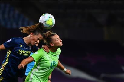 Sara Björk Gunnarsdottir (l.) spielt inzwischen bei Juventus Turin
