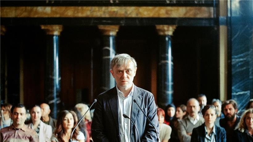 Scène du film „Yellow Letters“ avec Tansu Biçer comme Aziz