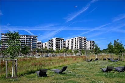 Schatten gibt es im Gaspericher Park derzeit noch recht wenig
