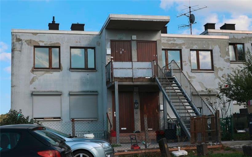 Schauplatz einer gewaltigen Auseinandersetzung: das Haus Dr.-Piro-Straße 22 in Trier-Feyen. Hier stürzte die 57-Jährige sei die Treppe hinunter und blieb schwer verletzt liegen geblieben
