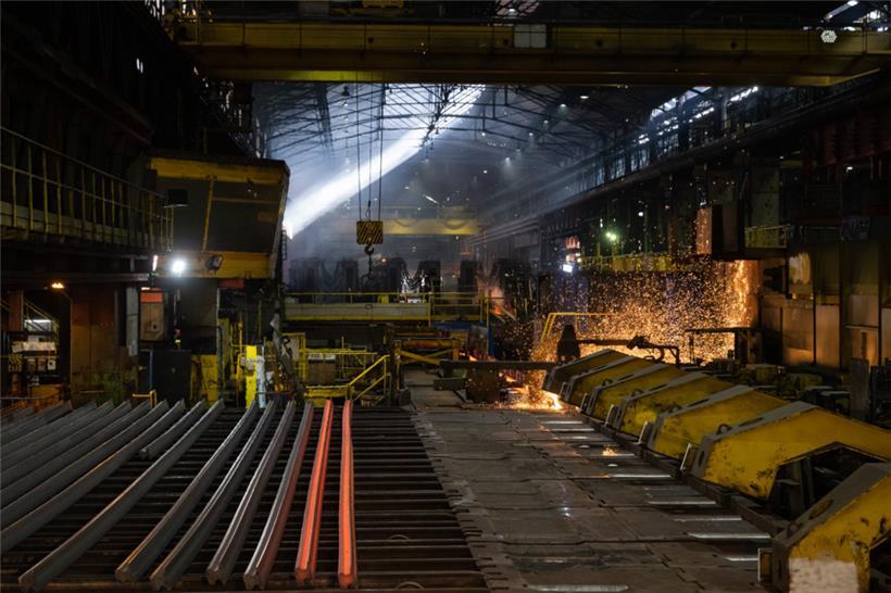 Schienenproduktion bei ArcelorMittal in Rodange
