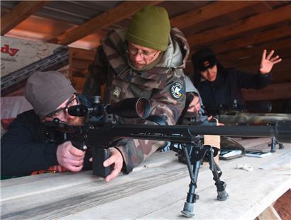 Schießübungen für Zivilisten: Der ukrainische Präsident Wolodymyr Selenskyj kündigte eine Teilmobilmachung von Reservisten an
