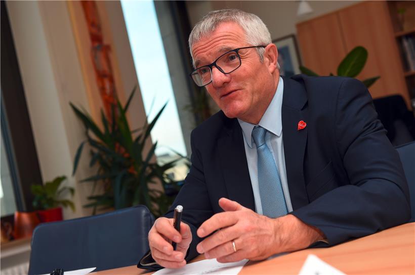 Schifflingens Bürgermeister Paul Weimerskirch kann am Tag der „Rentrée“ nicht verstehen, wieso er zwei Tage nach den Tests an seinen drei Schulen immer noch keine offiziellen Resultate von der „Santé“ bekommen hat
