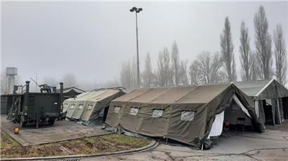 Schlecht getarnt: Die Teststationen der Armee sind gut zu finden – zum Beispiel am Kreisel Raemerich
