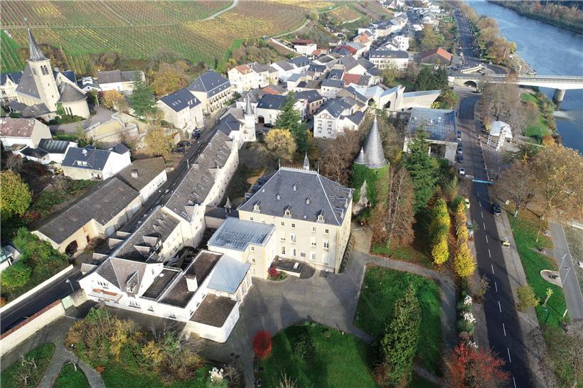 Schloss Schengen: Seit sechs Jahren steht es leer. Jetzt will Unternehmer Guy Rollinger wieder ein Hotel daraus machen. Bürgermeister Michel Gloden spricht von einer Aufwertung und Belebung des Tourismus. 
