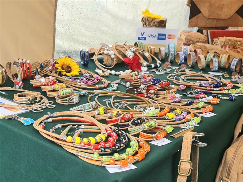 Schmuckobjekte mit rustikaler Prägung