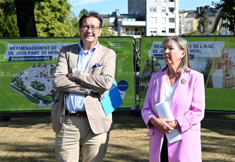 Schöffe Maurice Bauer und Bürgermeisterin Lydie Polfer stellen die neuen Spielplatz-Pläne vor
