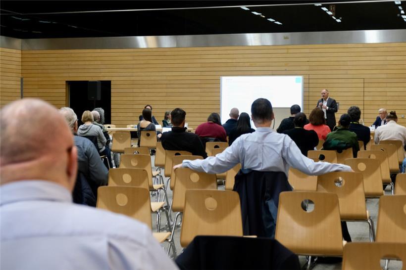 Schöffe Patrick Goldschmidt stellte neue Ideen zur Mobilität vor – etwa eine App...