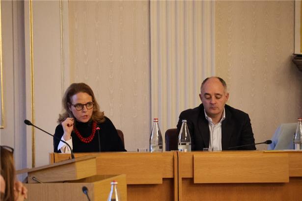 Schöffin Corinne Cahen (DP) gab am Montag im Gemeinderat Erklärungen
